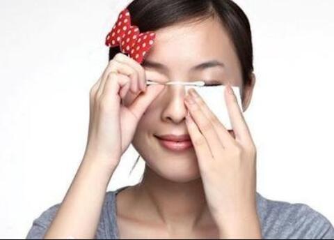 神奇卸內(nèi)眼線術(shù)，告訴你廣西化妝學(xué)校哪家有實(shí)力