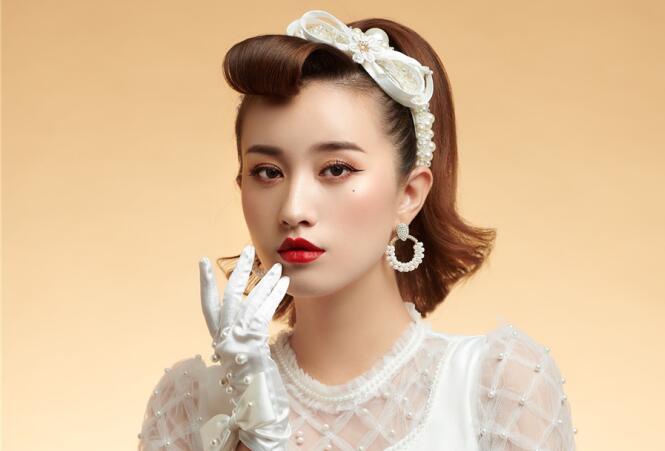 俏皮復古妝容造型
