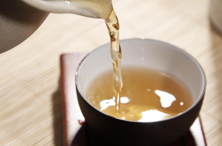 想喝茶養(yǎng)生？南寧美容學(xué)校提醒你4個注意事項