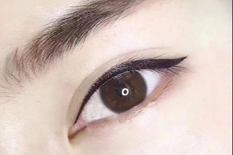 美瞳線技巧，南寧紋繡培訓(xùn)班找到啦