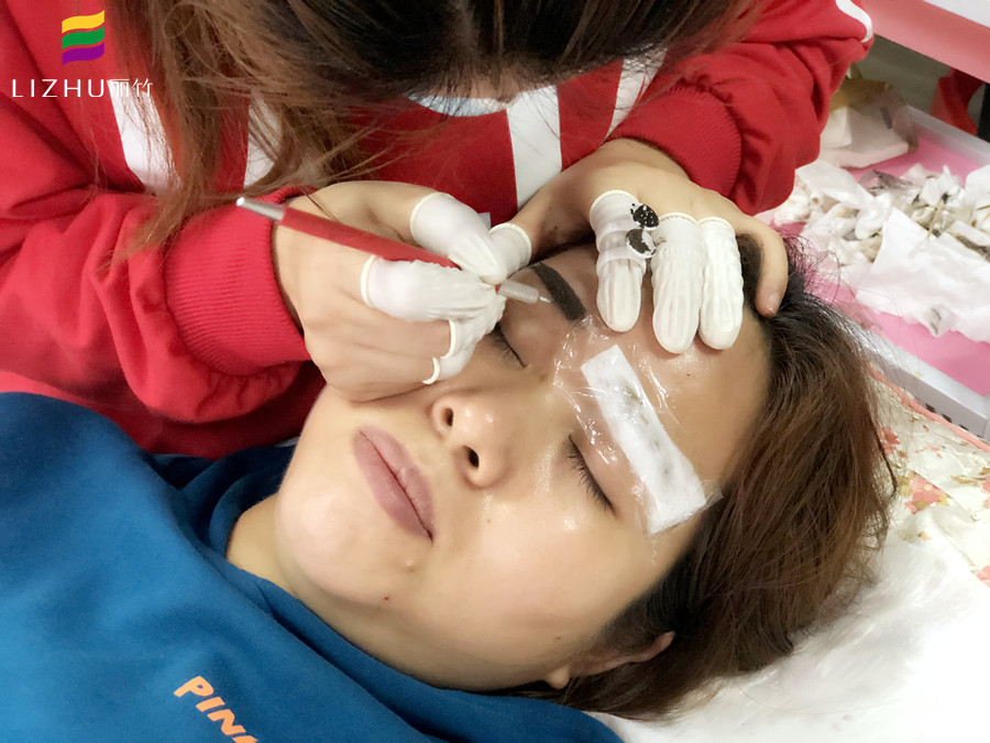 紋眉快速消腫的方法，南寧紋繡眉眼唇培訓(xùn)分享