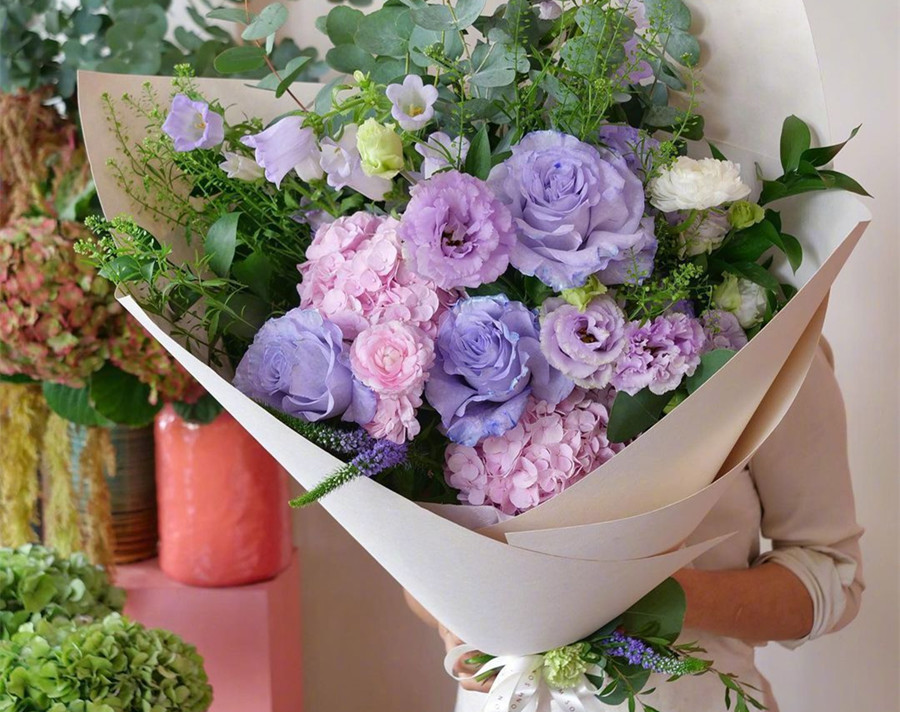 韓系甜美花束，廣西花藝插花造型學(xué)校浪漫推薦
