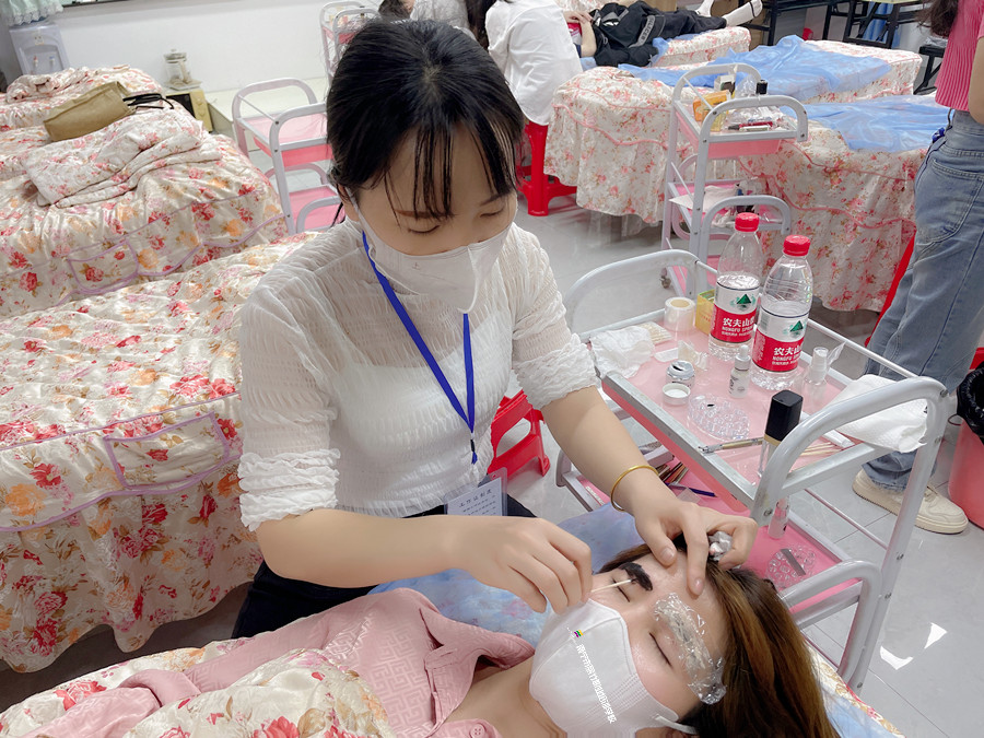 南寧學紋眉：紋眉結痂速度慢怎么辦？
