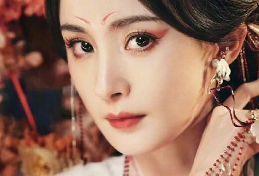 《狐妖小紅娘》眼妝教程，廣西化妝時(shí)尚培訓(xùn)