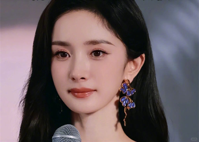 楊冪溫柔仙氣眼部妝容，南寧明星化妝學(xué)校分享