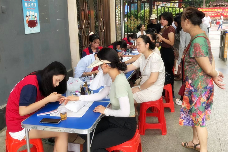 南寧美甲培訓(xùn)社會(huì)報(bào)告，告訴你南寧學(xué)美甲哪里有實(shí)力？