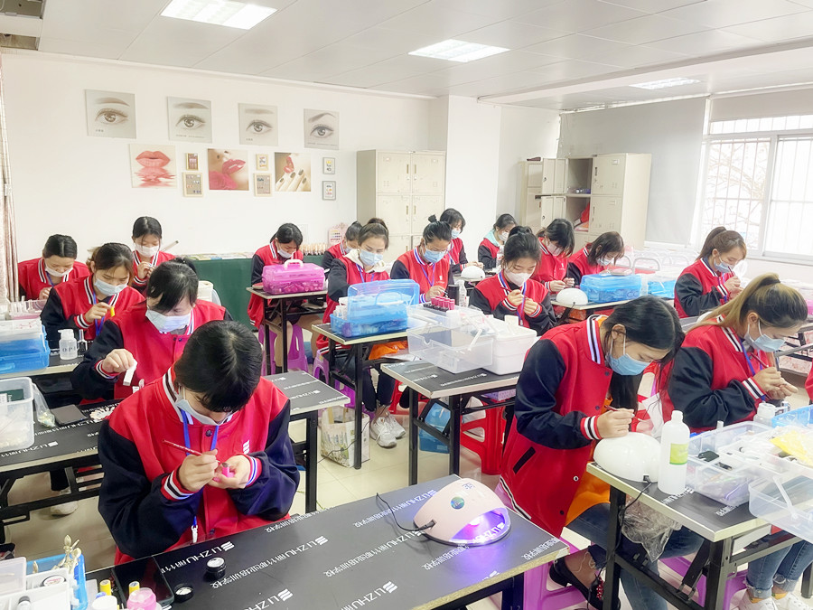 2025女生學(xué)什么專(zhuān)業(yè)就業(yè)前景好蕞容易就業(yè)？