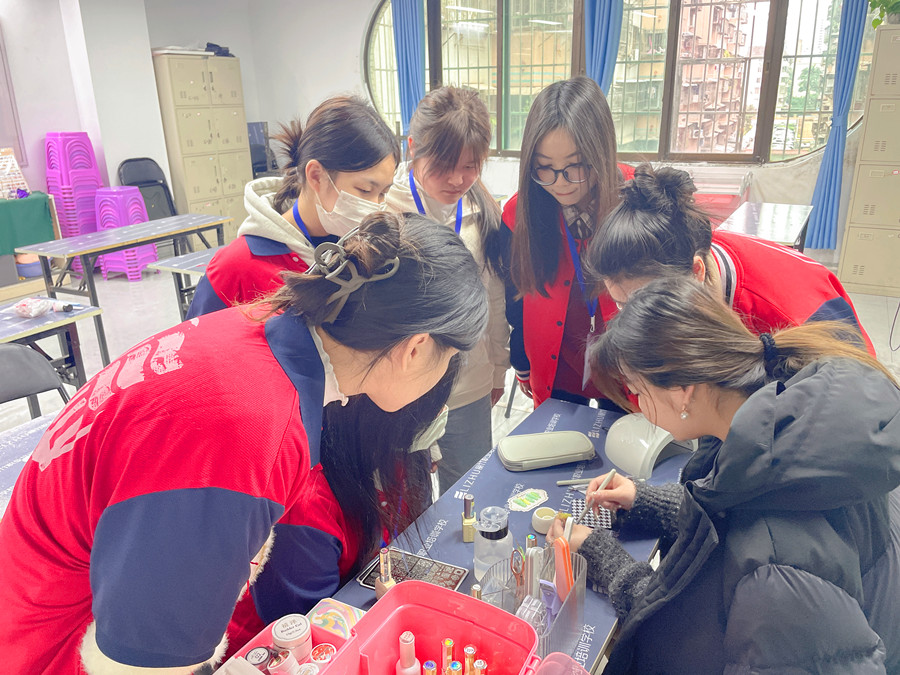 春日清新美甲，廣西美甲進(jìn)修提升作品解析