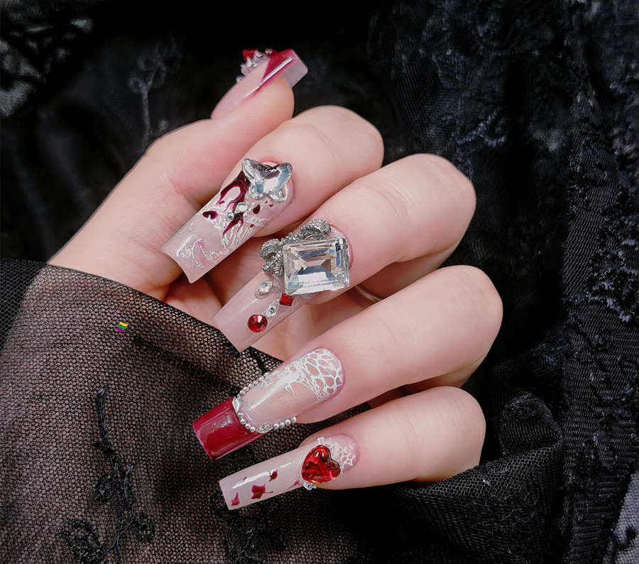 美甲從零開始學(xué)：血紅蕾絲美甲