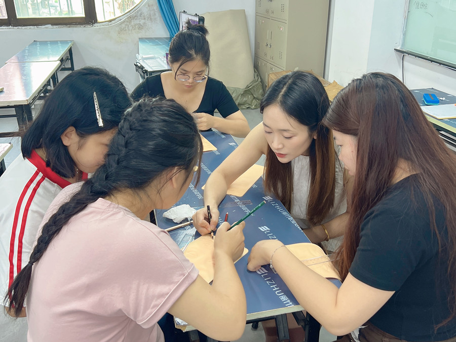 仿皮紋眉設(shè)計(jì)練習(xí) ，告訴你廣西紋繡學(xué)習(xí)哪里專業(yè)
